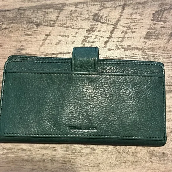 ROLFS New leather hunter green wallet. NEW - Picture 2 of 4